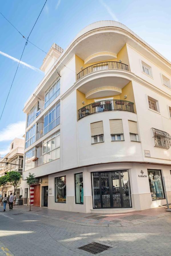Penthouse In Old Town, 100M From The Beach 푸엔히롤라 외부 사진