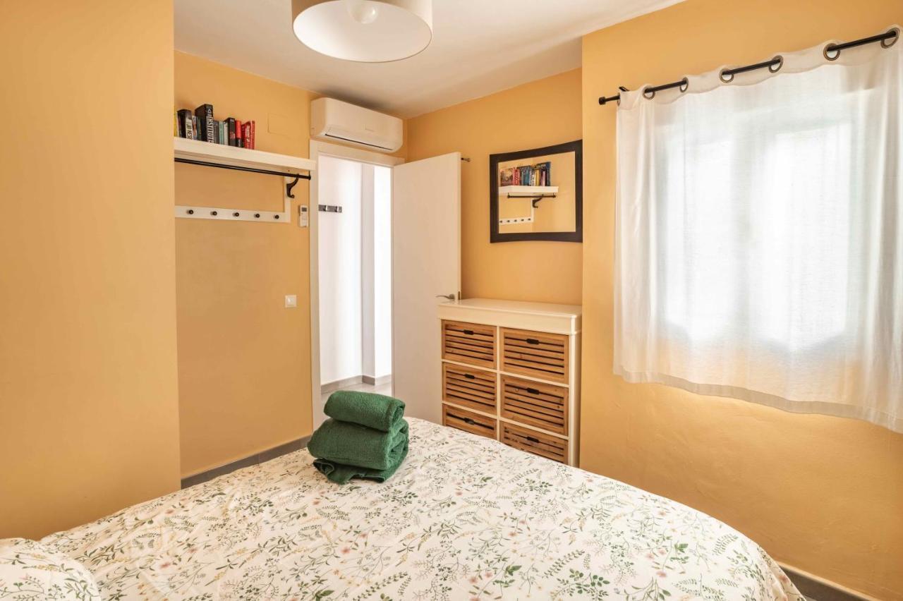 Penthouse In Old Town, 100M From The Beach 푸엔히롤라 외부 사진
