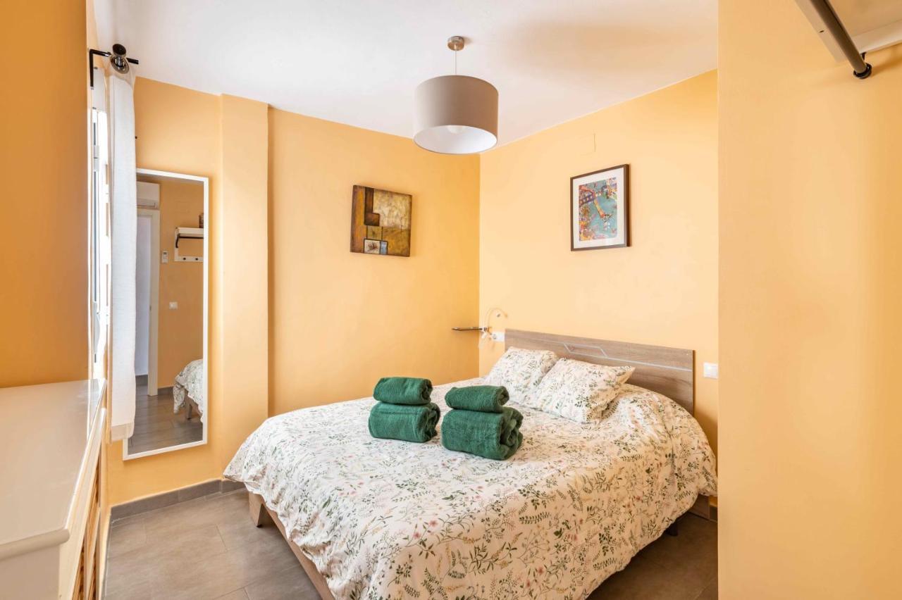 Penthouse In Old Town, 100M From The Beach 푸엔히롤라 외부 사진